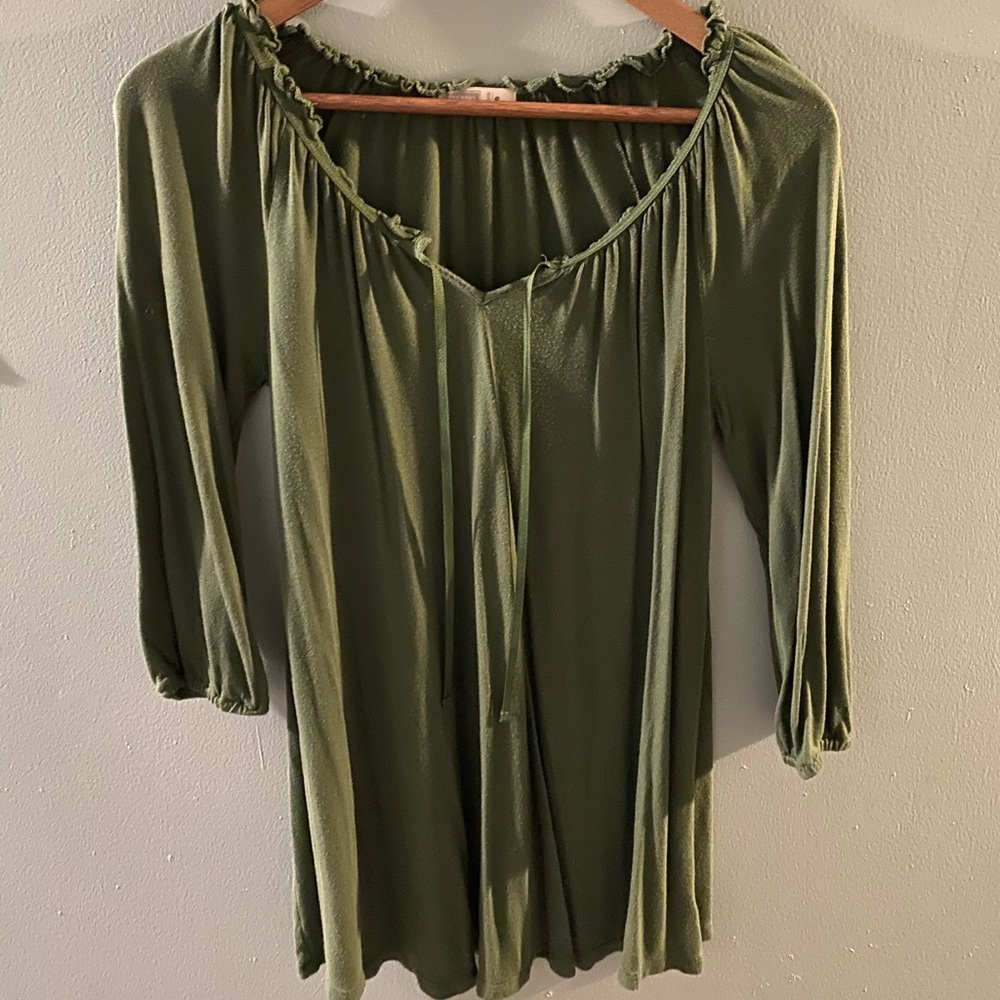 Women’s small maternity top